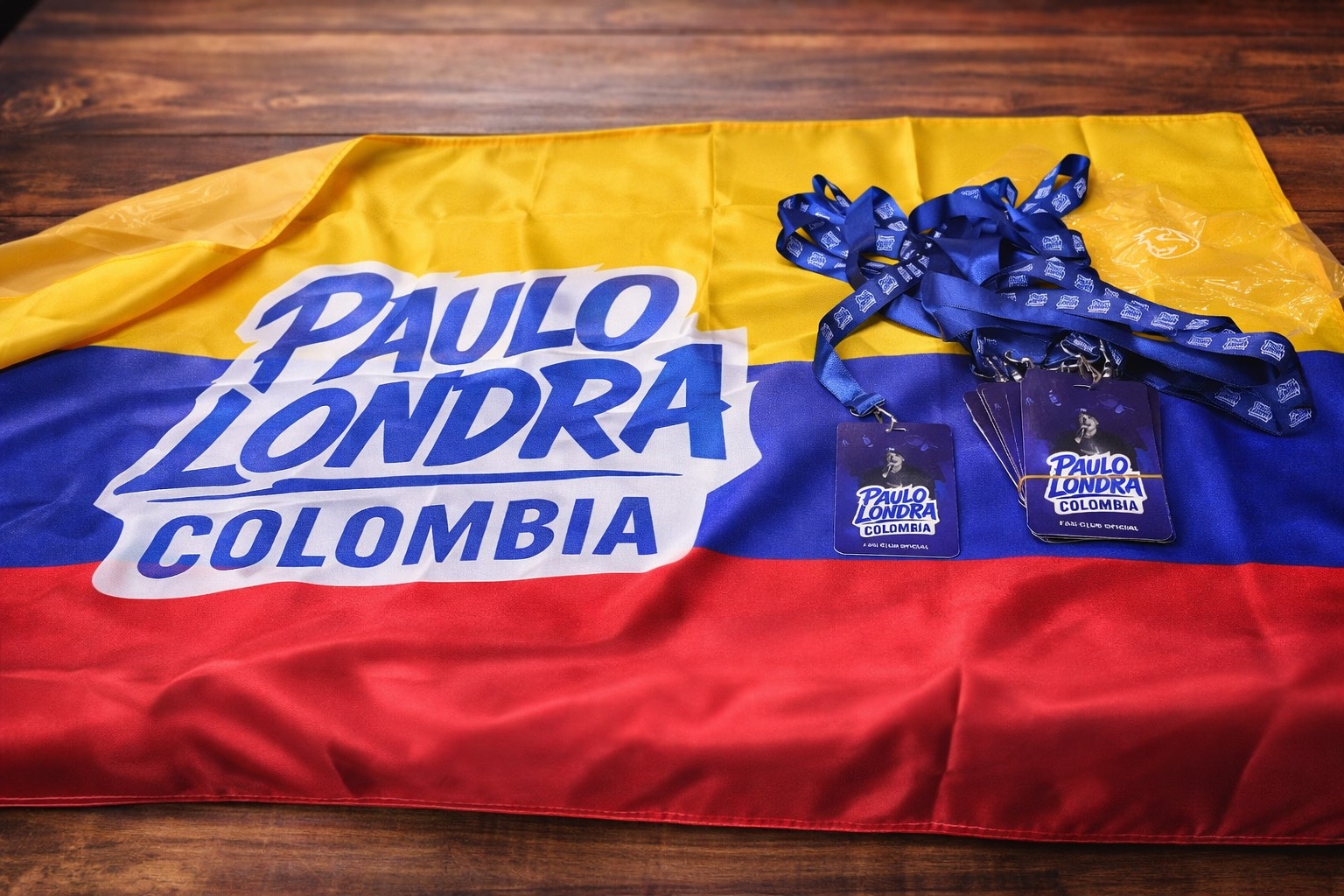 Pieza textil sublimada y elementos promocionales personalizados para marca